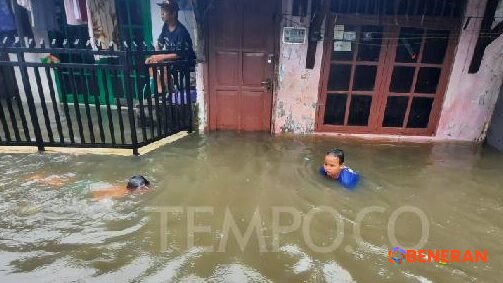 Banjir Landa Jakarta Timur, Ratusan Warga Mengungsi dari Puluhan RT Terdampak