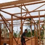 Gotong Royong Bangun Hunian Sementara di Pedalaman Aceh Tengah