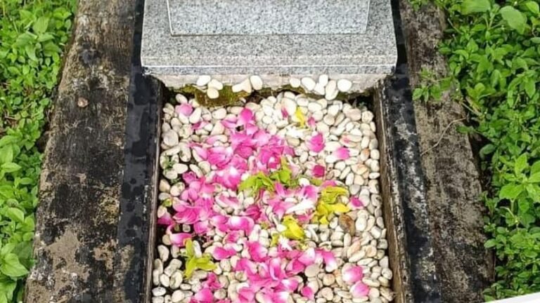 Jasa Titip Ziarah Makam Viral di Surabaya: Solusi Unik untuk Perantau