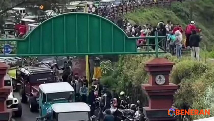 Lonjakan Wisatawan Lebaran 2026 Penuhi Gunung Bromo