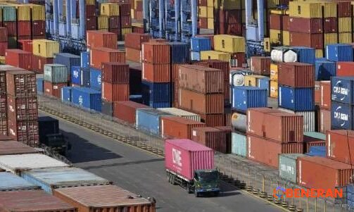 Pemerintah Siapkan Aturan Baru Cegah Penumpukan Barang di Pelabuhan