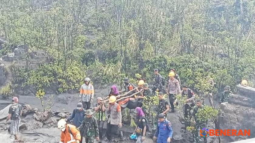 Update: Jasad 2 WN Singapura Ditemukan Tertimbun Material Vulkanik Gunung Dukono