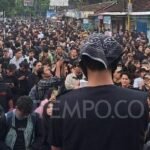Hujan Tak Surutkan Semangat Demonstran di Gejayan: Tuntutan Sosial-Ekonomi Menggema