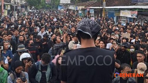 Hujan Tak Surutkan Semangat Demonstran di Gejayan: Tuntutan Sosial-Ekonomi Menggema